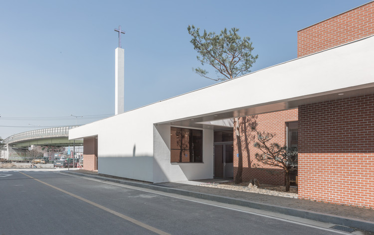 Dongsan  Church / Oh Jongsang - Facade