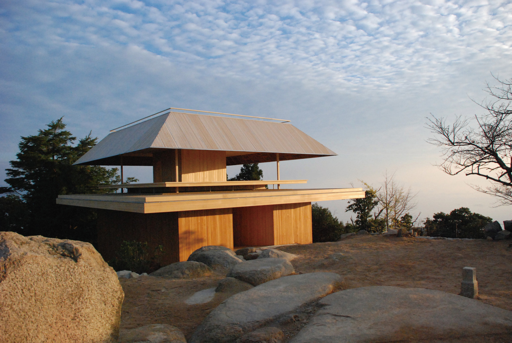 Gallery of Hiroshi Sambuichi Wins 2018 Daylight Award for His 
