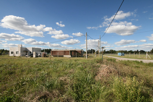Suburban House / Besonias Almeida Arquitectos - Image 13 of 22