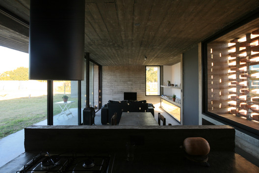 Suburban House / Besonias Almeida Arquitectos - Image 14 of 22