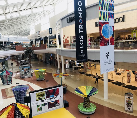Un nuevo juguete mexicano llega a Galerías Atizapán: Los Trompos / Esrawe + Cadena - Imagen 10 de 13