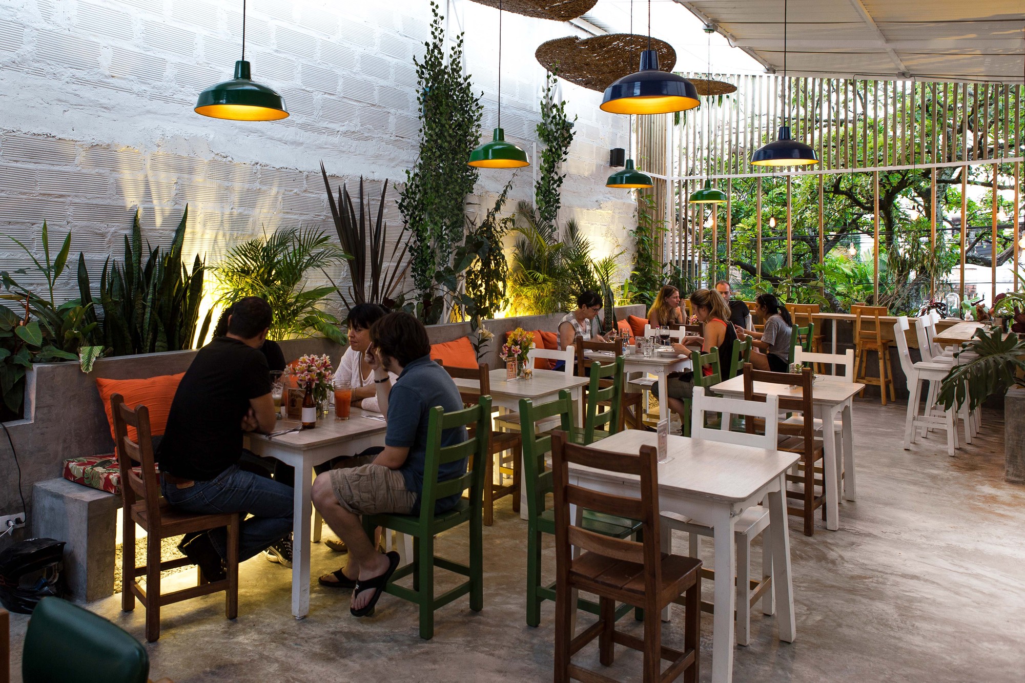 Galería de Restaurante en Medellín / Luca Bullaro arquitectura ...