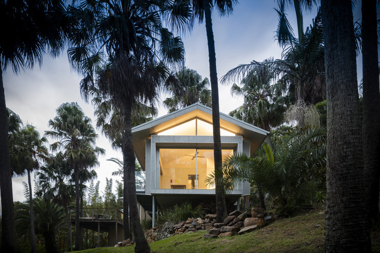 Bilgola Beach Pavilion / Matthew Woodward Architecture - More Images