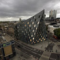 AQSO公布 Shoreditch 酒店方案，扭曲船型造型成为伦敦创意之心新地标 - Image 1 of 4