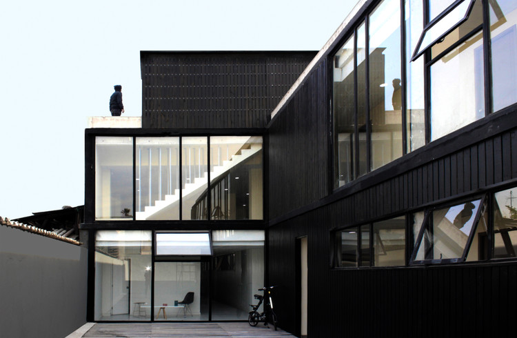 Edificio Bascuñan / 66 Arquitectos - Ventanas, Fachada, Barandas