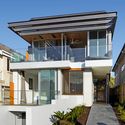 North Curl Curl House / Rolf Ockert Design - Houses, Courtyard, Facade, Door, Balcony, Handrail
