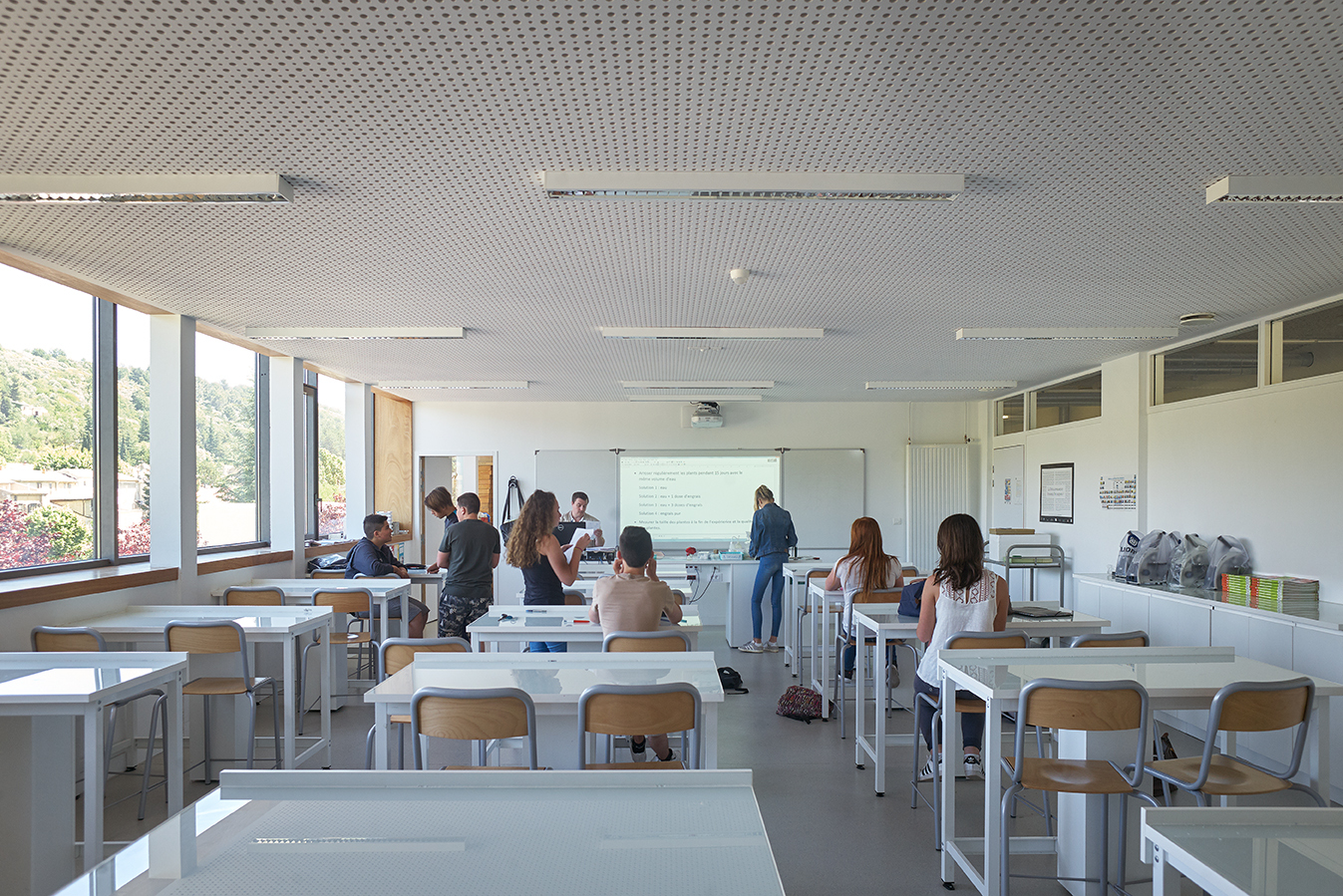 Gallery of Collège Maxime Javelly / Céline Teddé & Jérôme Apack