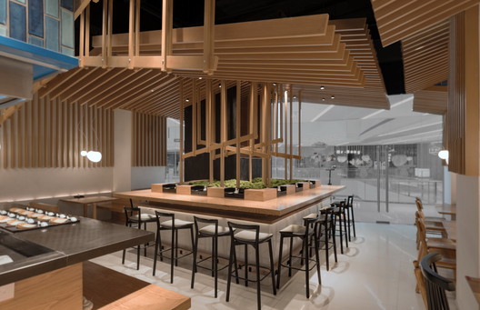 Ramen Musashi / Golucci Interior Architects - Imagem 7 de 24