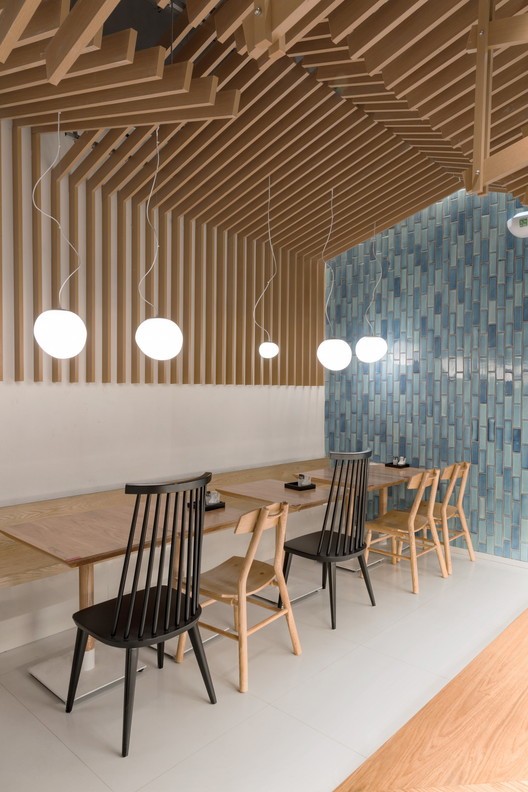 Ramen Musashi / Golucci Interior Architects - Imagem 3 de 24