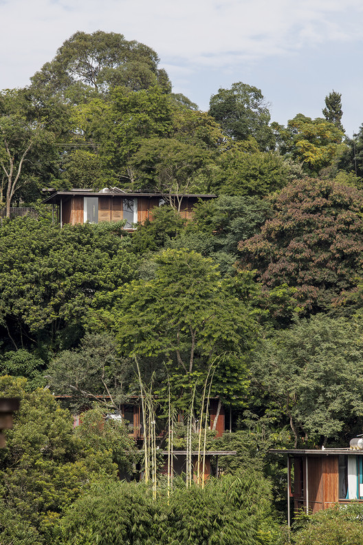 Vila Taguai / Cristina Xavier Arquitetura. © Daniel Ducci. Image Cortesia de Instituto Tomie Ohtake