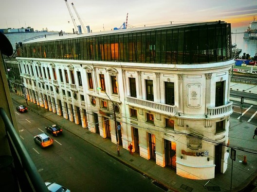 Valparaiso Architecture Guide: Places to Visit in Chile's Jewel of the Pacific Valparaiso Architecture Guide: Places to Visit in Chile's Jewel of the Pacific - Image 8 of 21