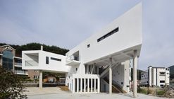 Pensión Muju Dada / KDDH