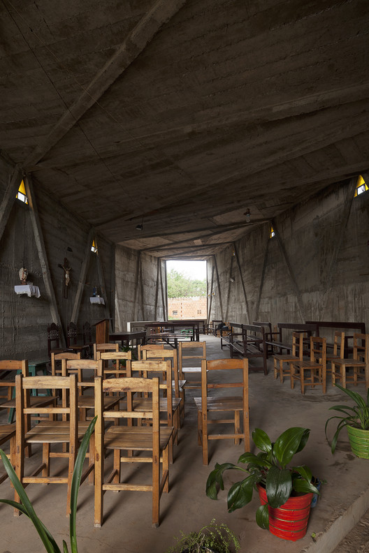 Cerrito Chapel - San Miguel Arcángel Chapel / Javier Corvalán + Laboratorio de Arquitectura - Image 3 of 14