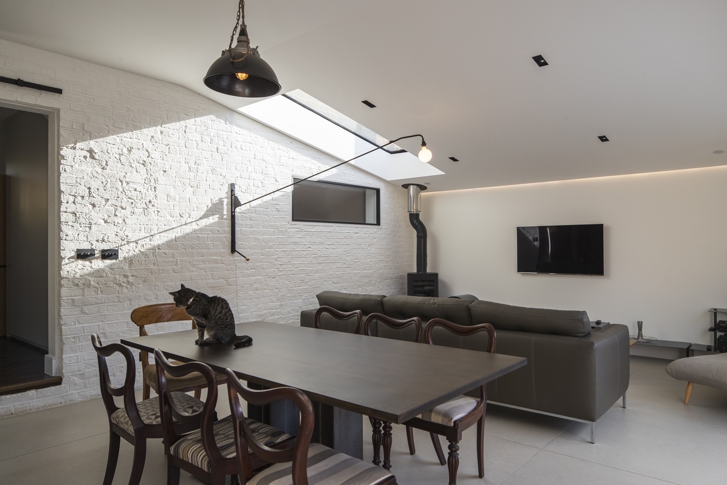 Gallery of Black Ridge House / Neil Dusheiko Architects 5