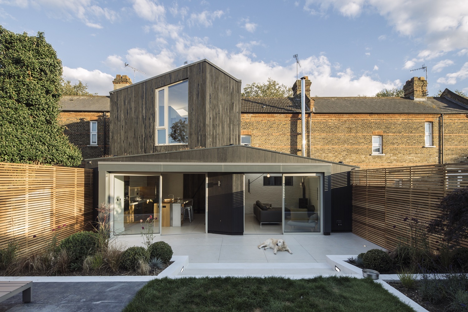 Gallery of Black Ridge House / Neil Dusheiko Architects 18