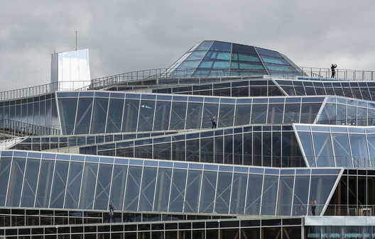 Water Park Aqualagon / Jacques Ferrier Architecture - Image 3 of 26