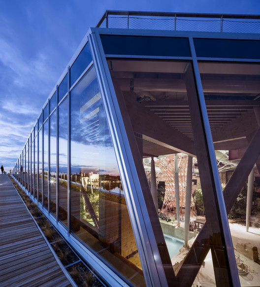 Water Park Aqualagon / Jacques Ferrier Architecture - Image 6 of 26