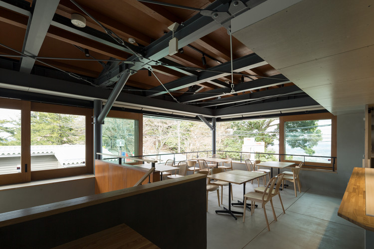 Mount Takao Sumika / Naruse Inokuma Architects - Table, Windows, Beam, Chair