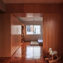 Apartamento N.A. / pianca+urano - Edifício De Apartamentos, Cozinha, Viga, Porta, Fachada