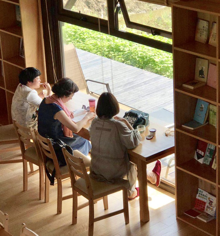 Rural Library / Leeko Studio - Windows, Table, Chair