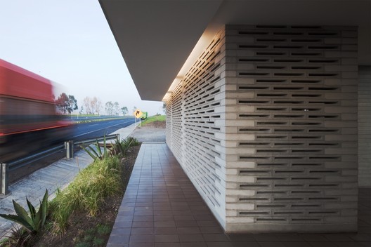 21 Examples of Brise Soleils in Mexico and Its Diverse Applications - Image 11 of 22