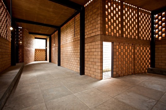 21 Examples of Brise Soleils in Mexico and Its Diverse Applications - Image 19 of 22