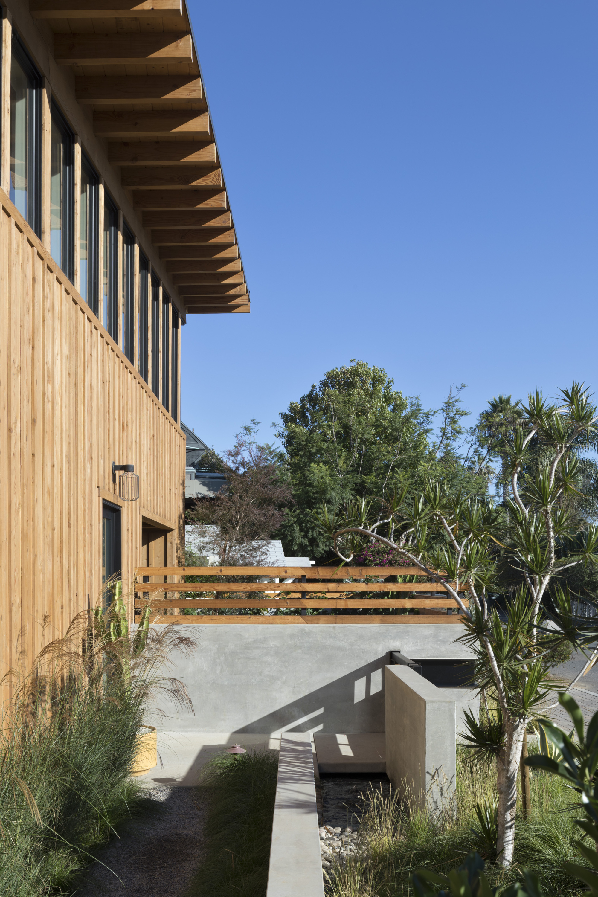 Gallery of Cornish House / Brett Farrow Architect 13
