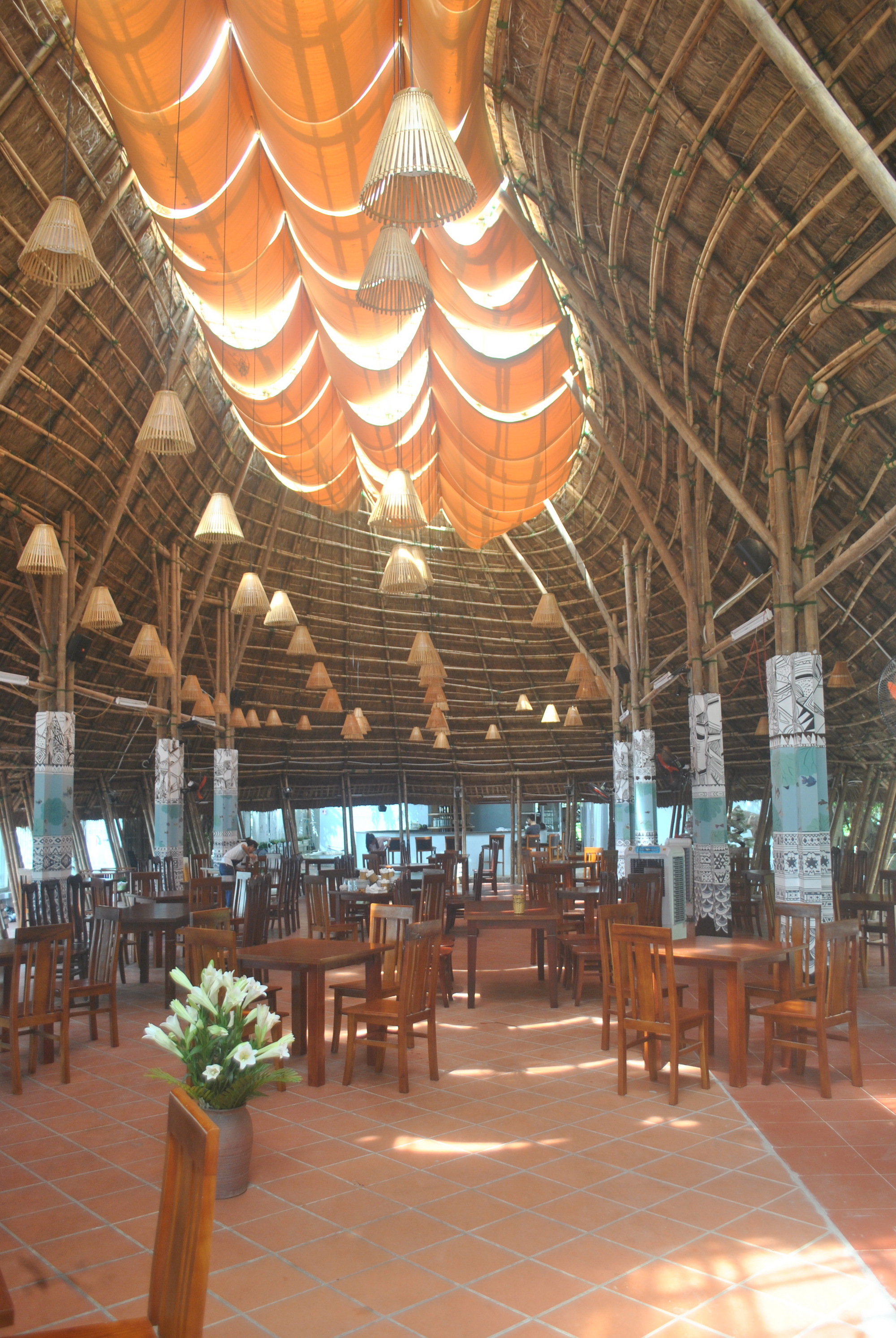 Galería de Plataforma de restaurante cultural de bambú / akasha ...