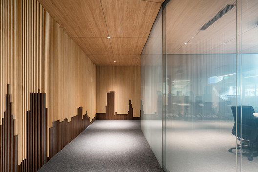 Interior do Shanghai Baoye Center / LYCS Architecture - Imagem 24 de 33