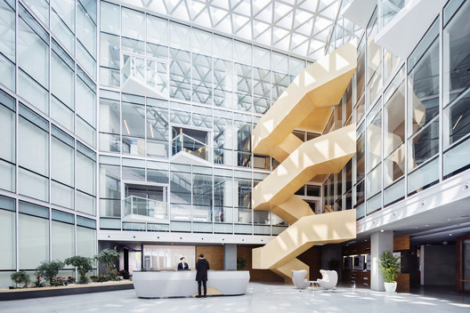 Interior do Shanghai Baoye Center / LYCS Architecture - Imagem 9 de 33