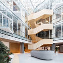 Interior do Shanghai Baoye Center / LYCS Architecture - Interiores De Escritórios
