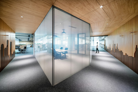Interior do Shanghai Baoye Center / LYCS Architecture - Imagem 23 de 33