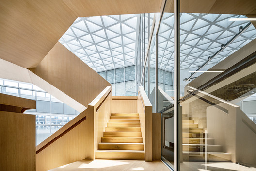 Interior do Shanghai Baoye Center / LYCS Architecture Interior do Shanghai Baoye Center / LYCS Architecture - Imagem 11 de 33
