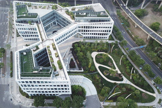 Interior do Shanghai Baoye Center / LYCS Architecture Interior do Shanghai Baoye Center / LYCS Architecture - Imagem 6 de 33
