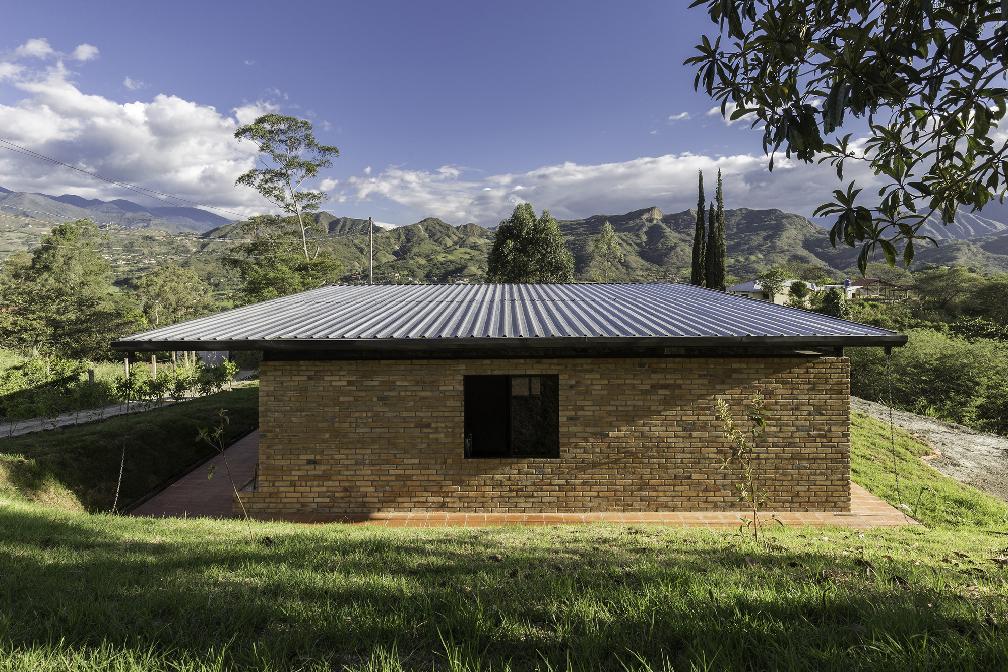 Gallery of Lozano House / David Regalado Arquitectura 5