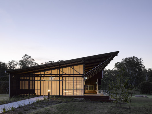 Salón comunitario Curra / Bark Design Architects Salón comunitario Curra / Bark Design Architects - Imagen 12 de 33