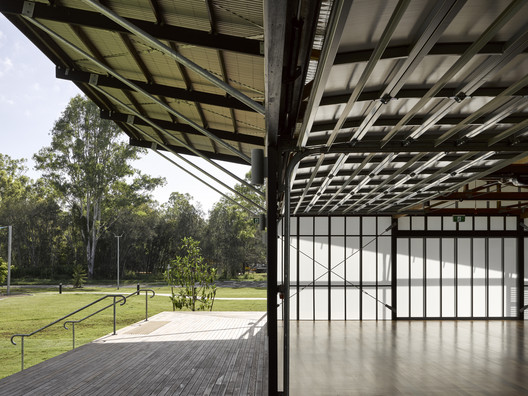 Salón comunitario Curra / Bark Design Architects Salón comunitario Curra / Bark Design Architects - Imagen 3 de 33