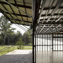 Salón comunitario Curra / Bark Design Architects - Imagen 3 de 33