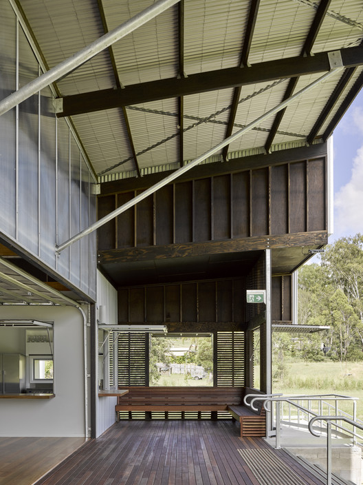Salón comunitario Curra / Bark Design Architects Salón comunitario Curra / Bark Design Architects - Imagen 9 de 33