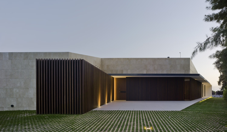 Vivienda unifamiliar en Valverde / estudio arn arquitectos - Fachada