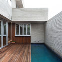 Casa Río / graciastudio - Casas, Patio interior, Fachada, Puerta, Barandas