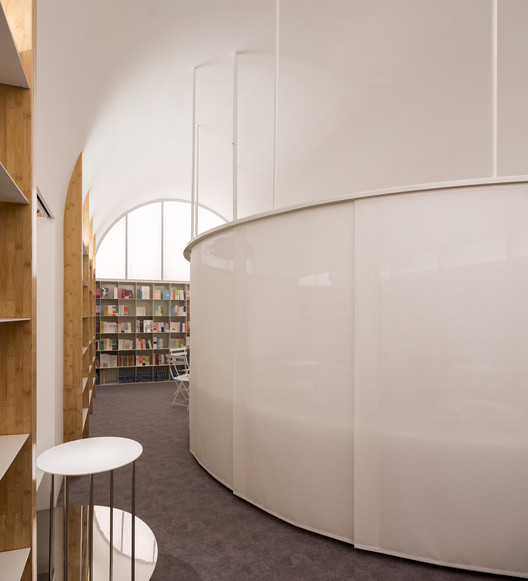 Café Librería Longshang / atelier mearc Café Librería Longshang / atelier mearc - Imagen 4 de 23