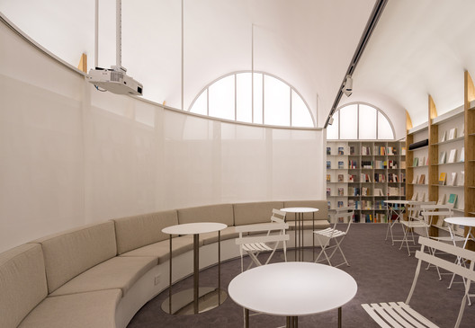Café Librería Longshang / atelier mearc Café Librería Longshang / atelier mearc - Imagen 6 de 23