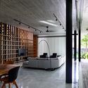 Cascading Courts  / HYLA Architects - Casas