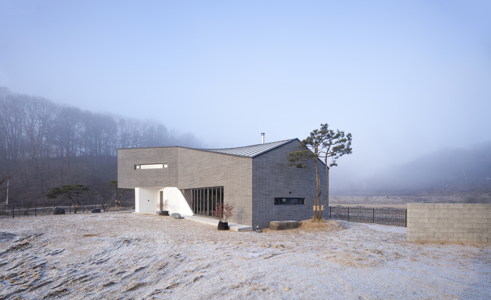 Gallery of Tranquility House / Snow AIDe 14