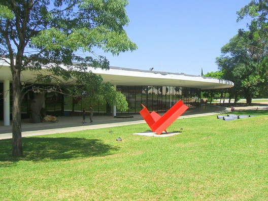 AD Classics: The Architecture of Ibirapuera Park / Oscar Niemeyer AD Classics: The Architecture of Ibirapuera Park / Oscar Niemeyer - Image 31 of 34