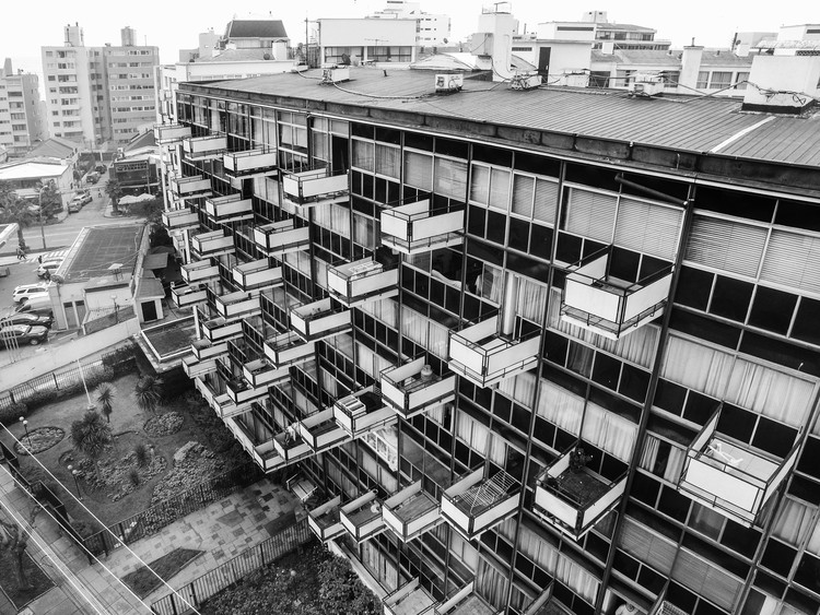 AD Classics: Montecarlo II Building / Schapira Eskenazi Architects - Featured Image