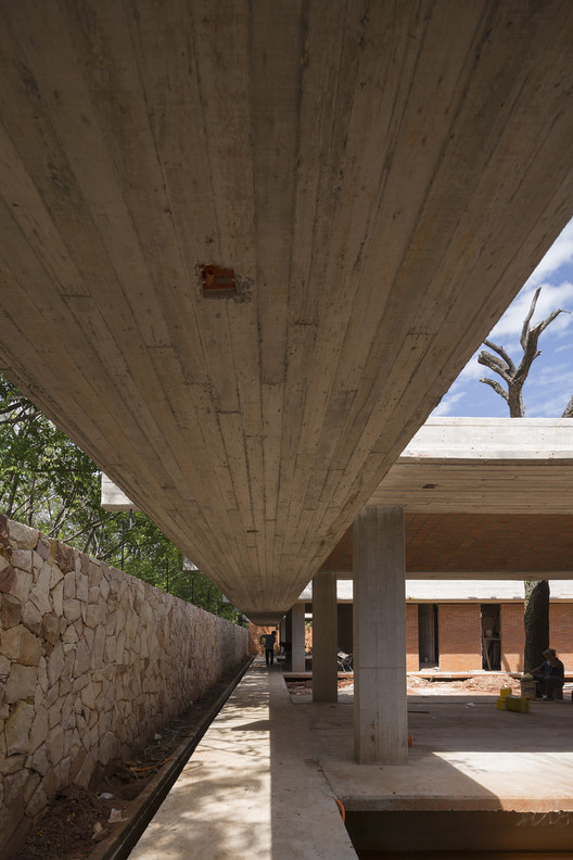 Patios House / Equipo de Arquitectura + José Cubilla - Image 2 of 32