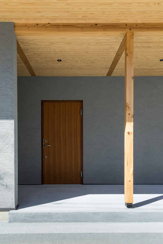 House in Ichitsubo / Taichi Nishishita architect & associate - Door, Beam, Facade, Column