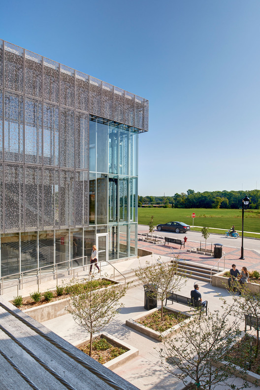 Coralville Intermodal Facility / Neumann Monson Architects - Facade